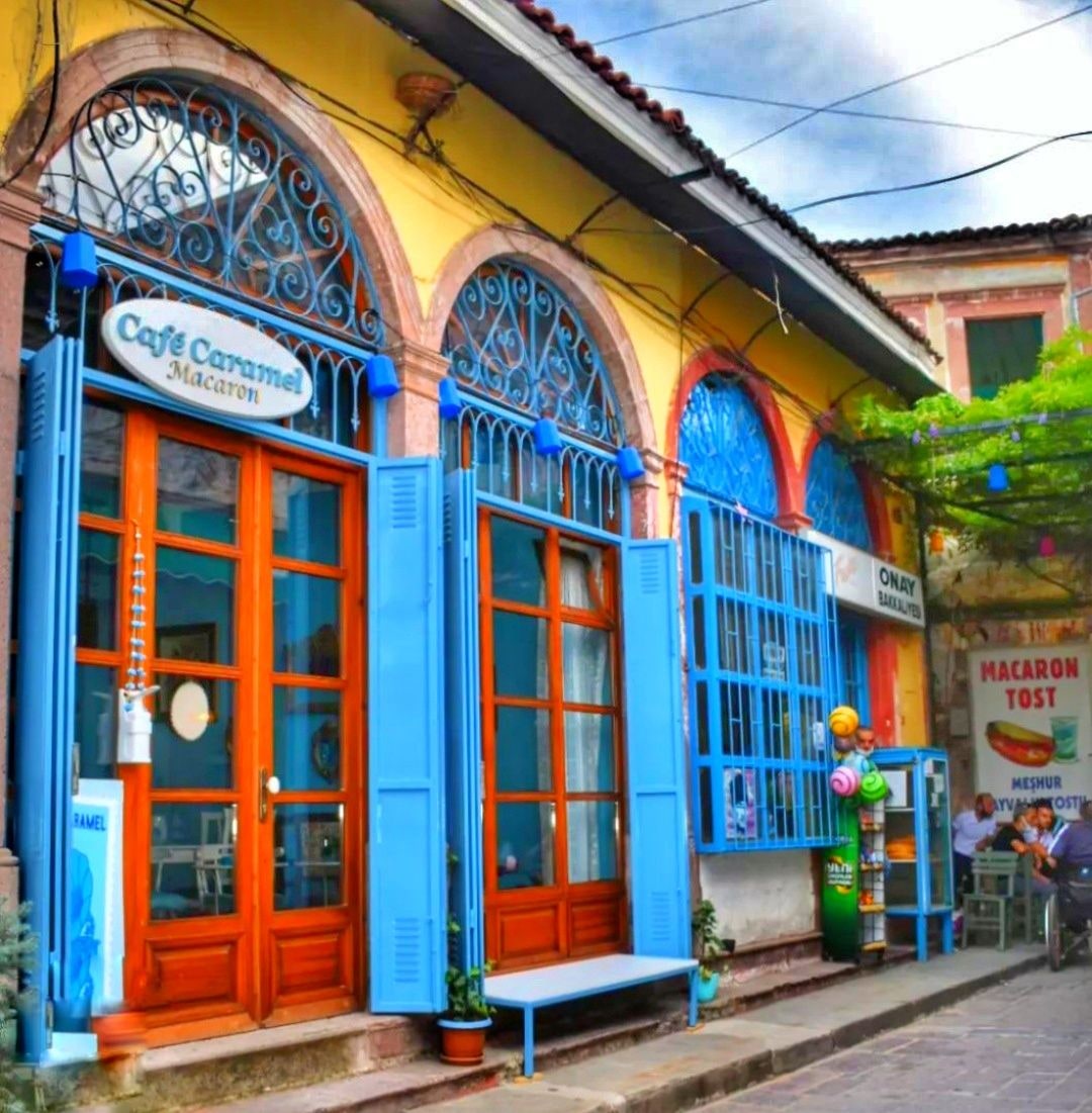 Cafe Caramel Antika