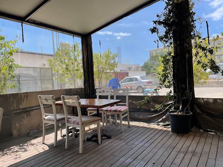 Cafe Mola