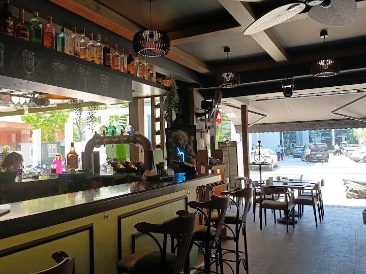 Calvados Rest & Pub