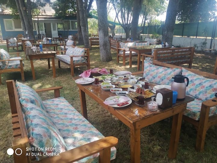 Çamlı köşk kahvaltı evi ve cafe
