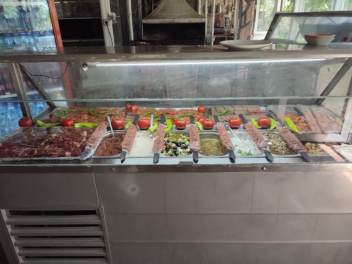 Cankurtaran Kebap Salonu (Muhtarin Yeri)