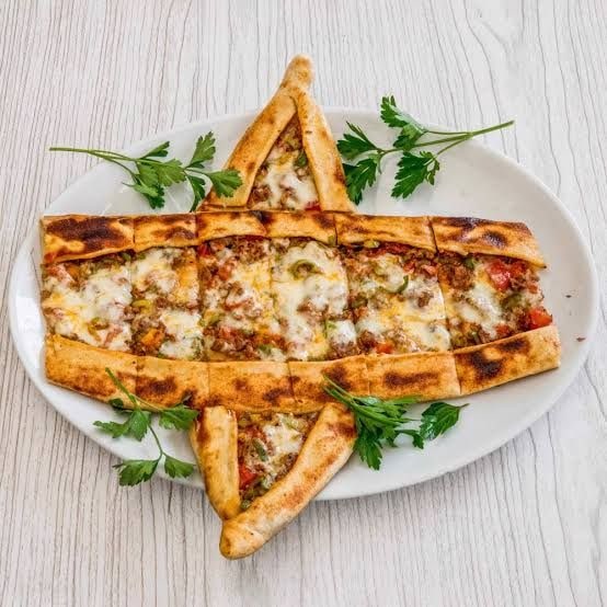 Çavuş Usta’nın yeri Pide kebap salonu Turkuaz