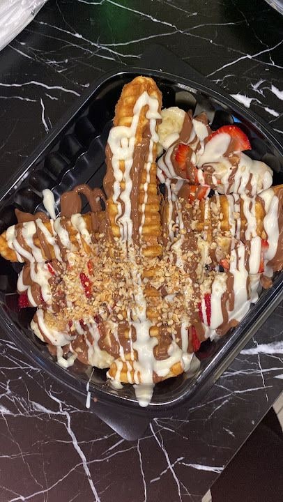 ÇİLEK WAFFLE CAFE