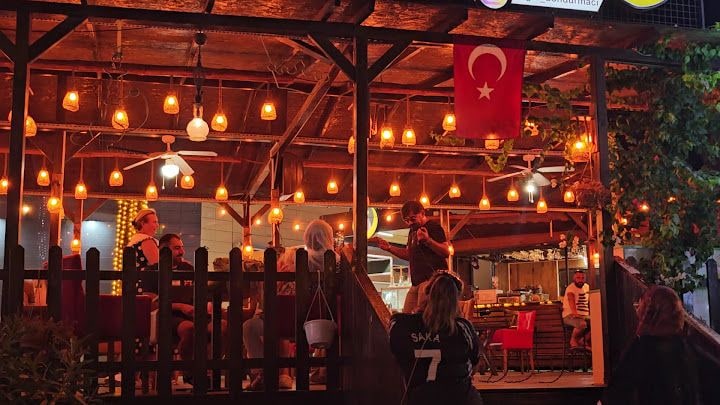 Çılgın Dondurmacı Lara