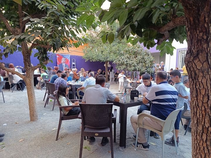 Çınar Kitap Kafe