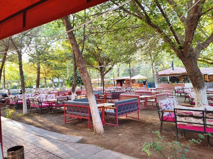 Çınaraltı Aile Çay Bahçesi