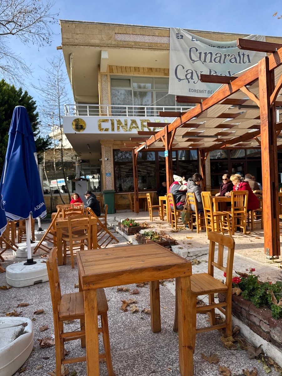 Çınaraltı Çay Bahçesi
