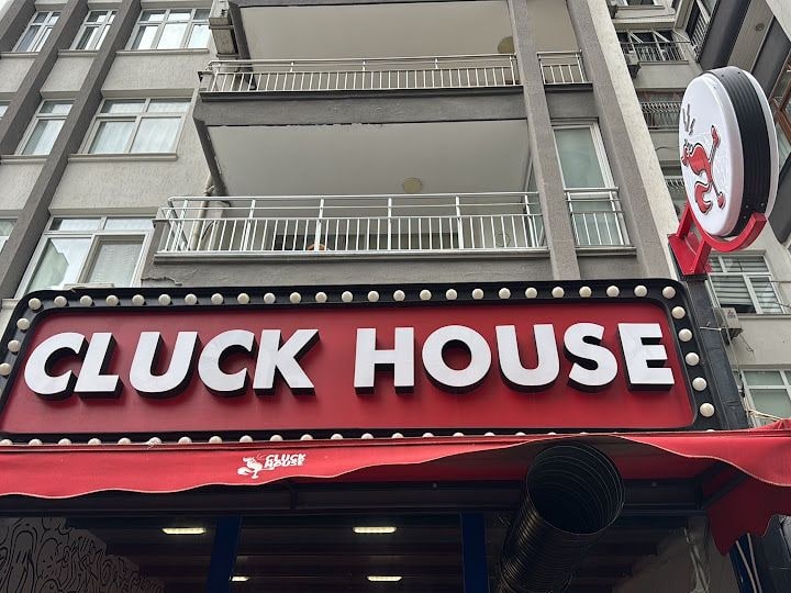 Cluck House