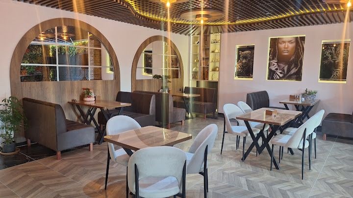 Crown lounge