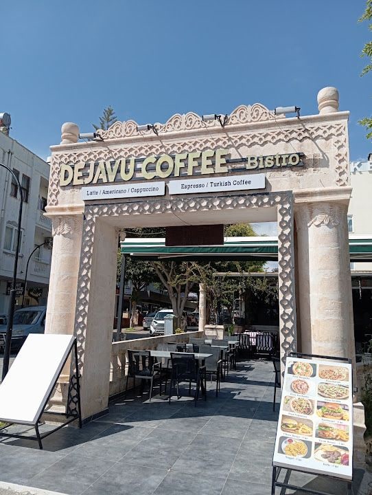 Dejavu Bistro Coffee Lounge