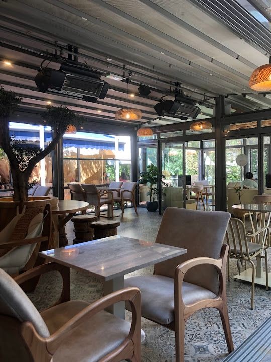 DeLuna Cafe
