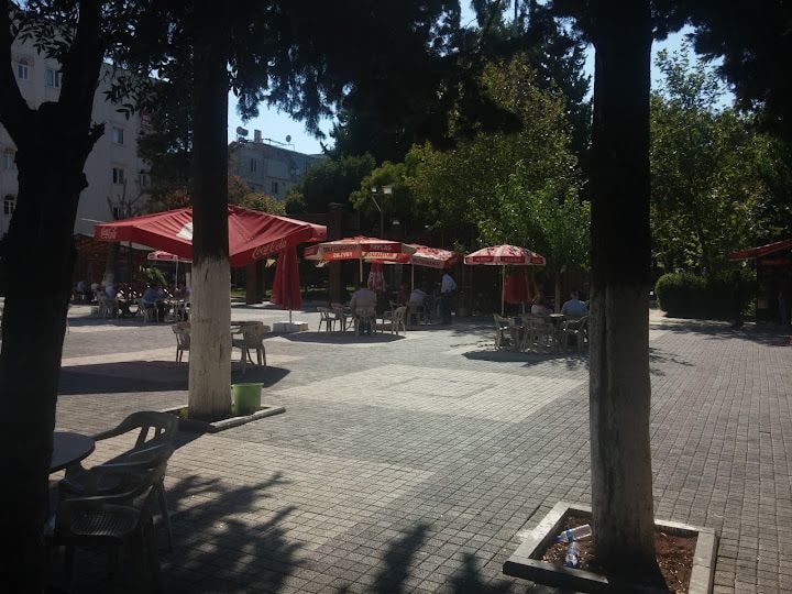 Demokrasi Park Çay Bahçesi