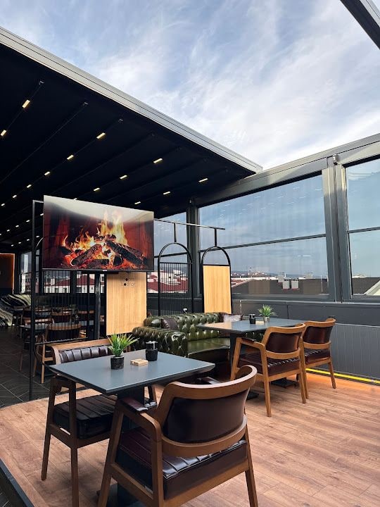 Di Sopra Lounge