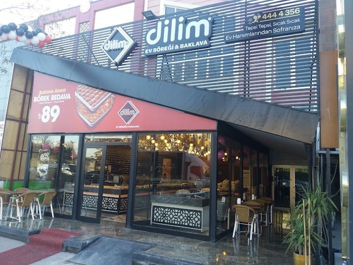Dilim Börek Ev Böreği Ve Baklava