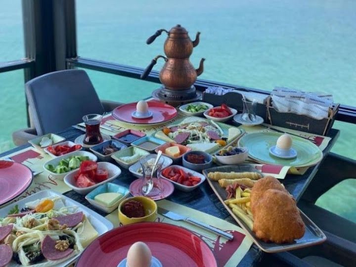 Dimçayı kahvaltı