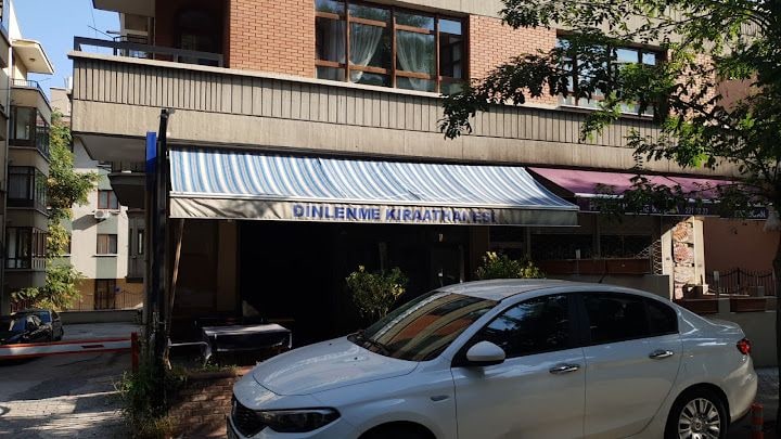 Dinlenme Kıraathanesi