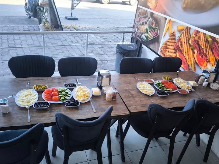 Dönerci Sinan Usta Tost Kahvaltı Corba