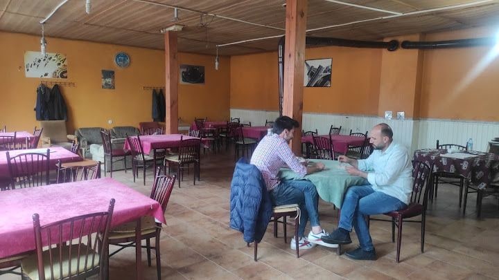 Dostlar Kafe