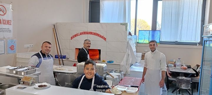 Dostlar Pide - Yemek Salonu