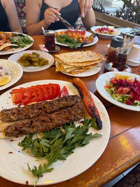 Edip Usta Ciğer - Kebap - Pide - Lahmacun - Döner