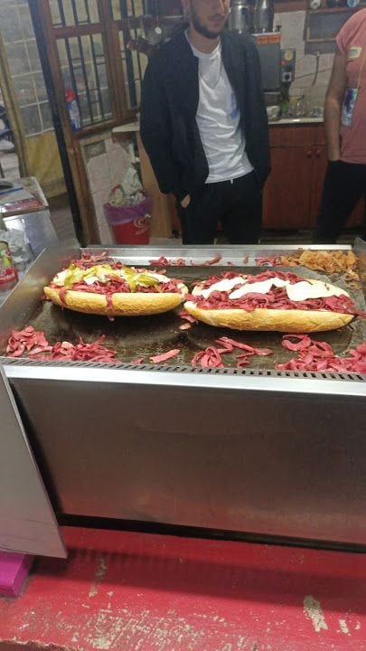 Elemeği Cafe & Fastfood - İzmir Kumru & Tost Çeşitleri