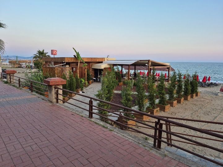 Elyseerivebeach15