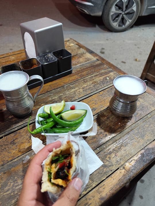 Emoşun Yeri Kebap Salonu