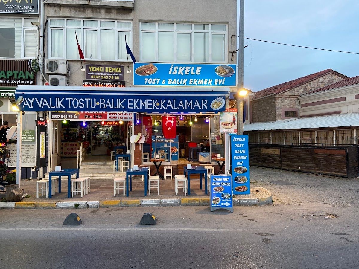 En İyi Ayvalık Tost Nerede Yenir (iskele Ayvalık Tost & Balık Ekmek Evi)