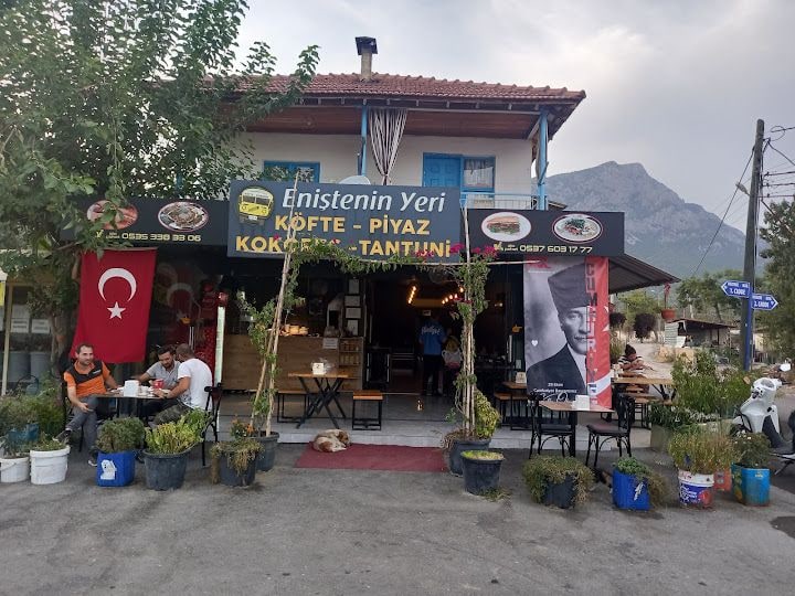 ENİŞTENİN YERİ KÖFTE - KOKOREÇ - SUCUK EKMEK