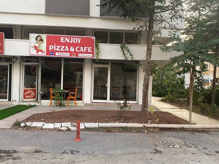 Enjoy Pizza