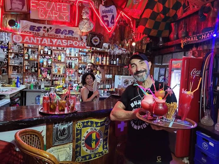 Es Cafe Bar Karaoke İncekum