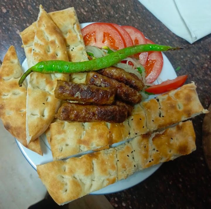Eses Pide Kebap Tavuk Köfte Izgara