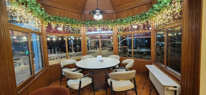 Esinti Cafe Bistro
