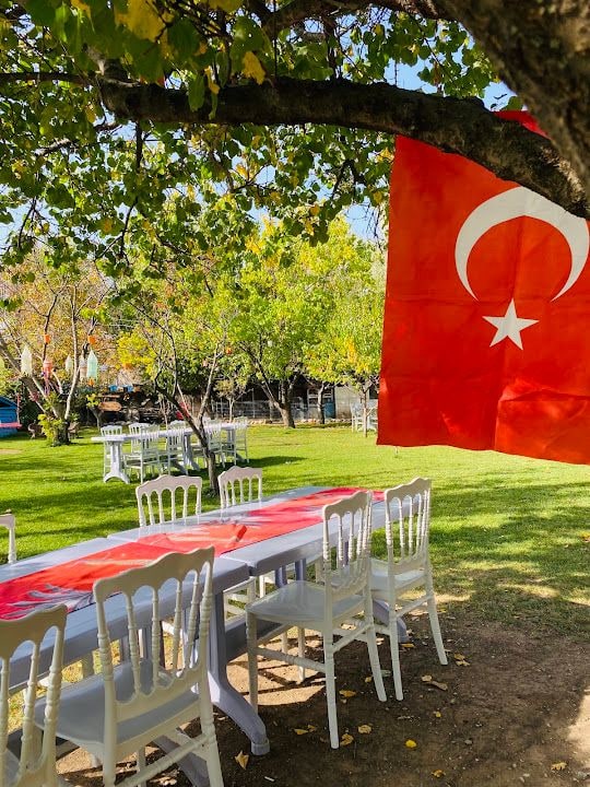 Esrarengiz Bahçe