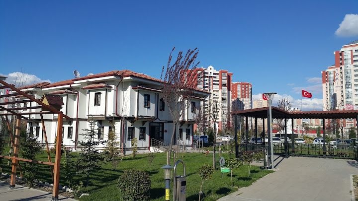 Etimesgut Belediyesi Emeklelik Konağı Ve Çay Bahçesi