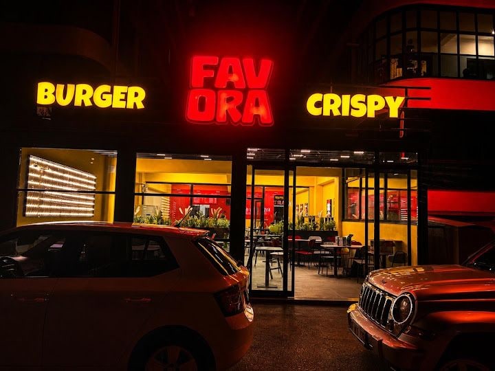 Favora Burger & Crispy