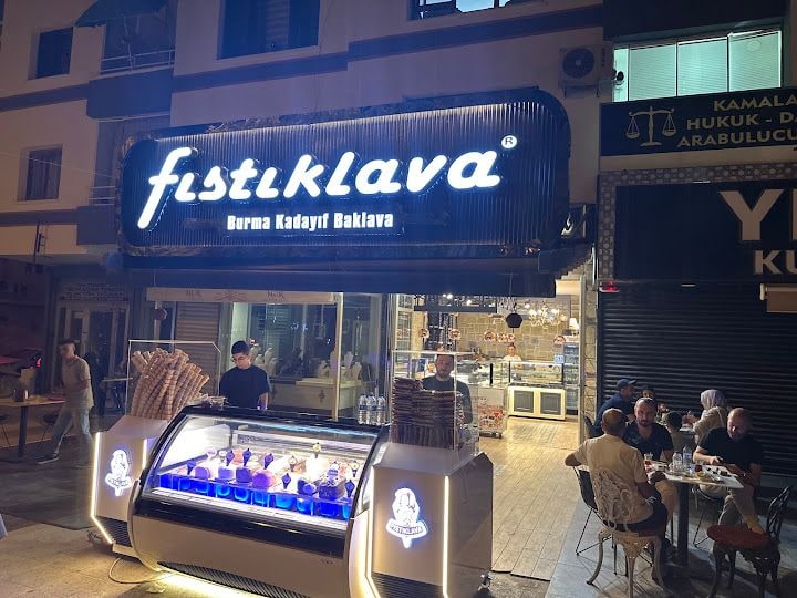 Fıstıklava Burma Kadayıf & Baklava Salonu