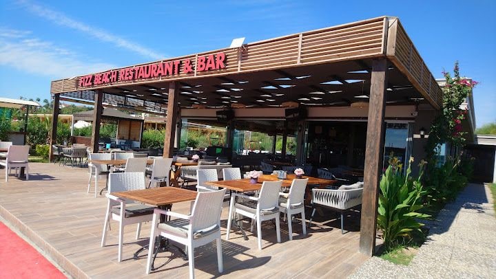 Fizz Beach Club Bar