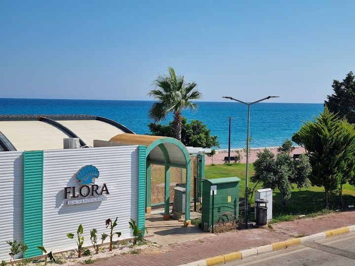 Flora Cafe & Restaurant