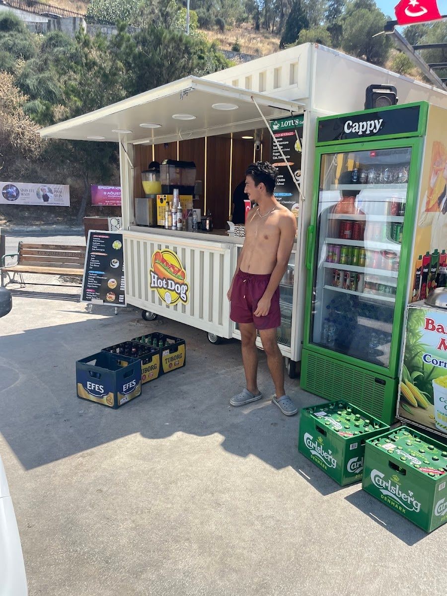 Food box beach cafe