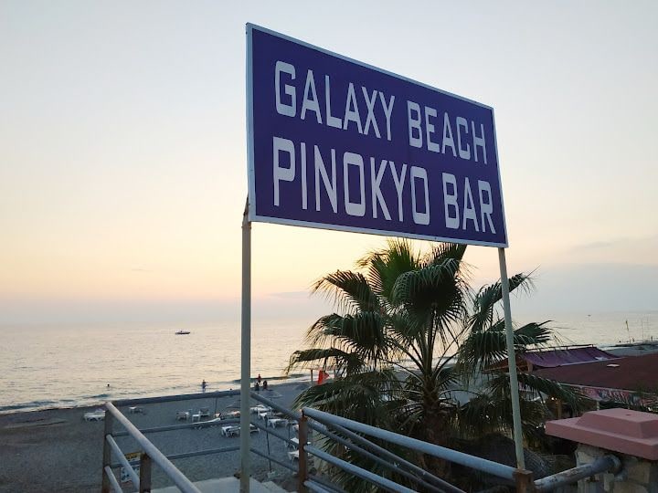 Galaxy beach Pinokyo bar