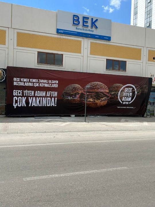 Gece Yiyen Adam Afyon