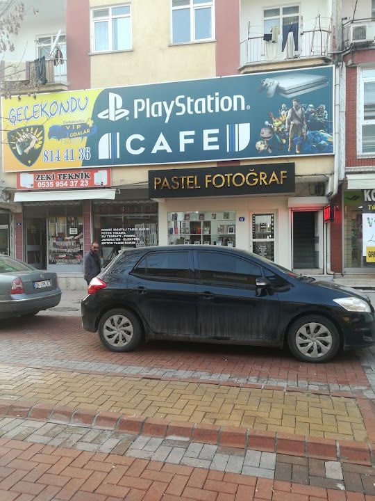 Gecekondu Playstation Cafe