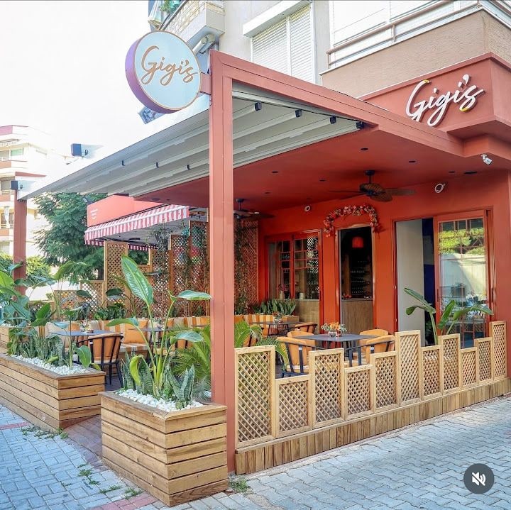 Gigi's Porcelain Cafe