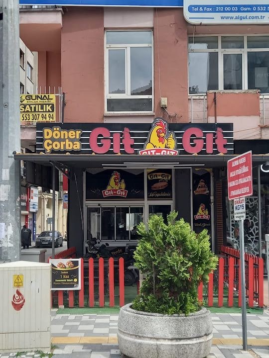 Gıt Gıt Döner