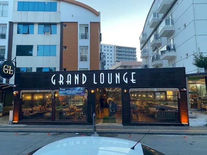 GRAND LOUNGE