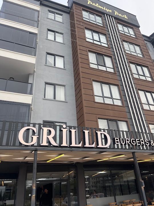 Grılld Burgers & Pızza