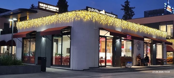Güllüoğlu Baklava (by Erdal)
