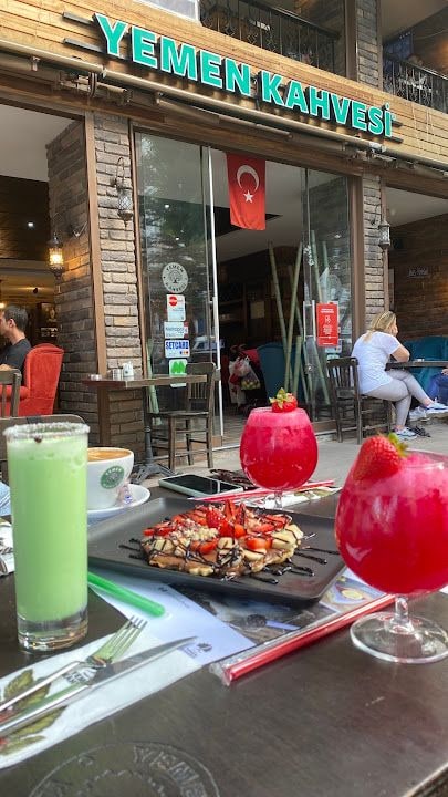Gyr Falcon Cafe&bistro