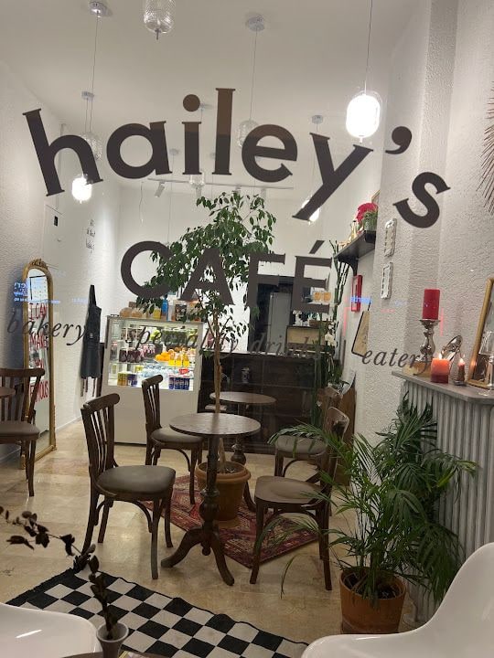 Hailey's Cafe & Eatery